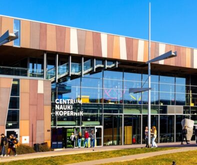 Centrum Nauki Kopernik w Warszawie - niezwykłe i inspirujące doświadczenia dla ponad miliona zwiedzających rocznie