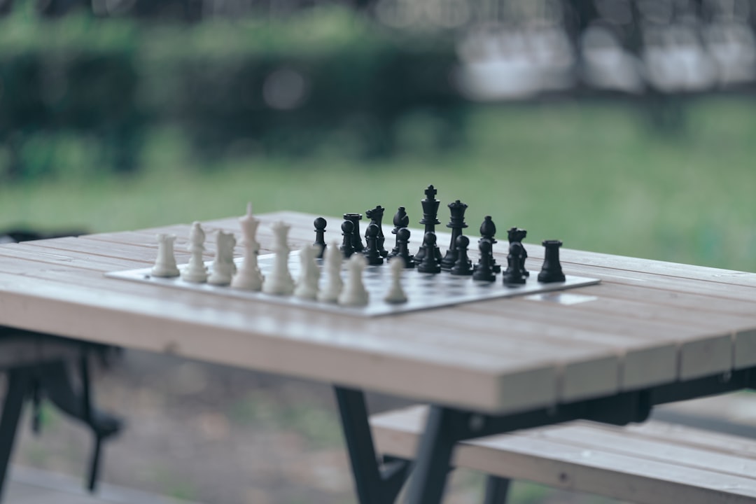 Poznaj tajemnice szachów - od królewskiej gry do sztuki myślenia
