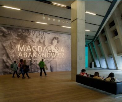 Nowoczesne muzeum - jak interaktywne wystawy angażują zwiedzających