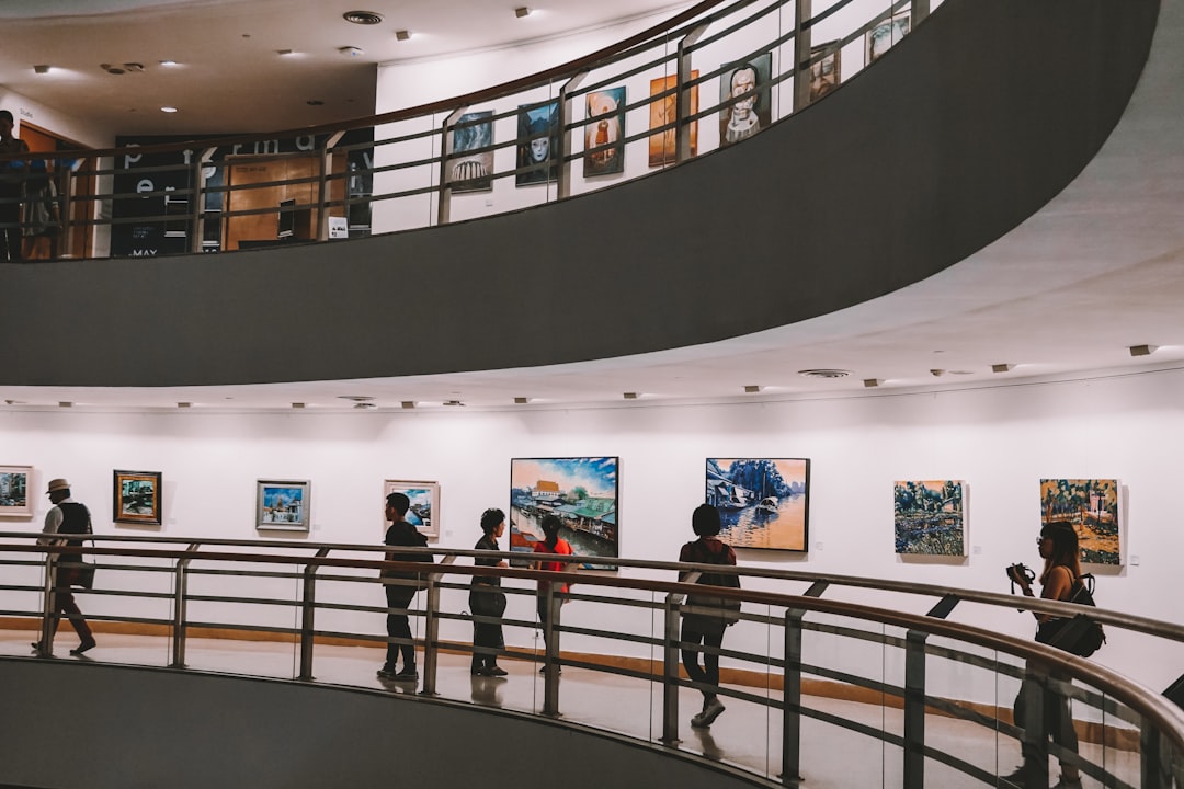 Wirtualne spacery po muzeach - odkryj skarby kultury z domu